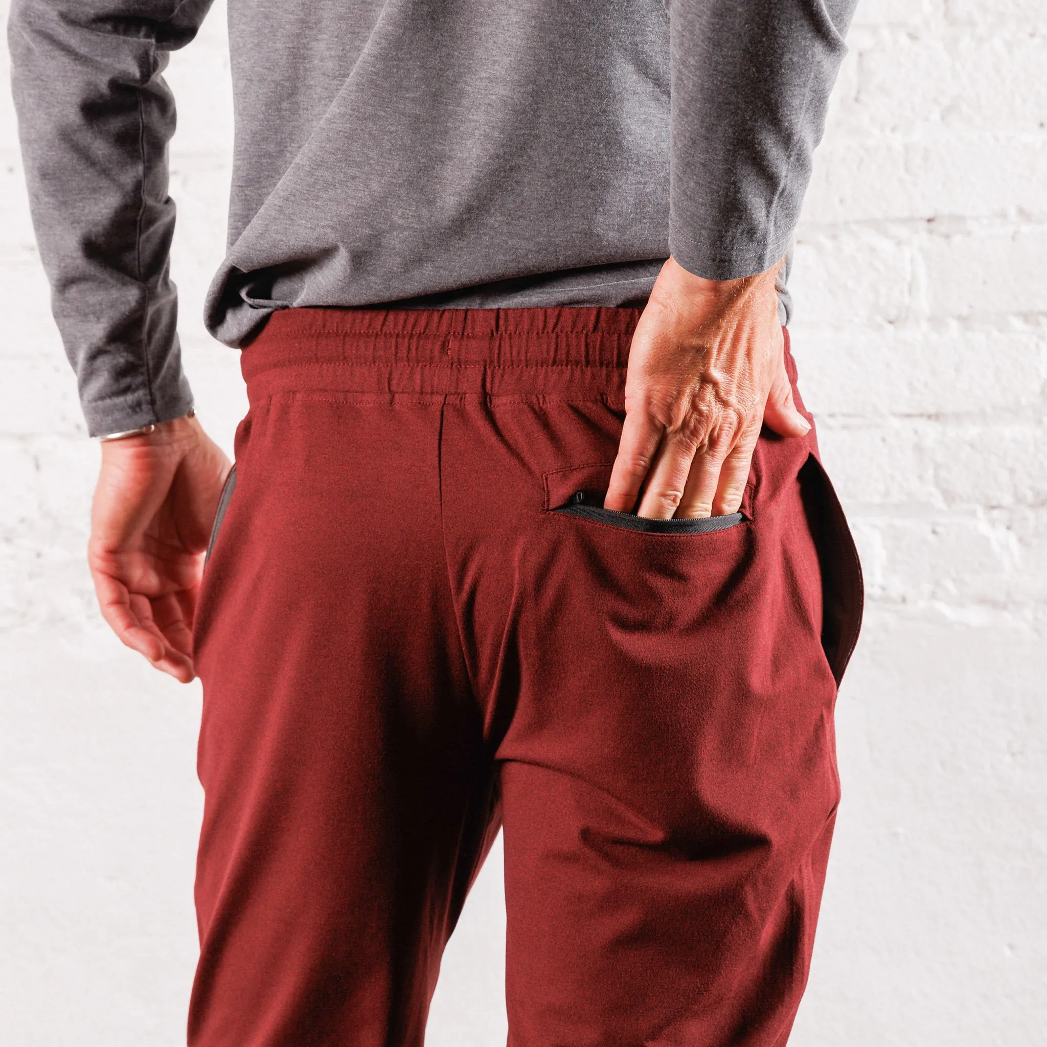 Recharge Jogger in Burgundy