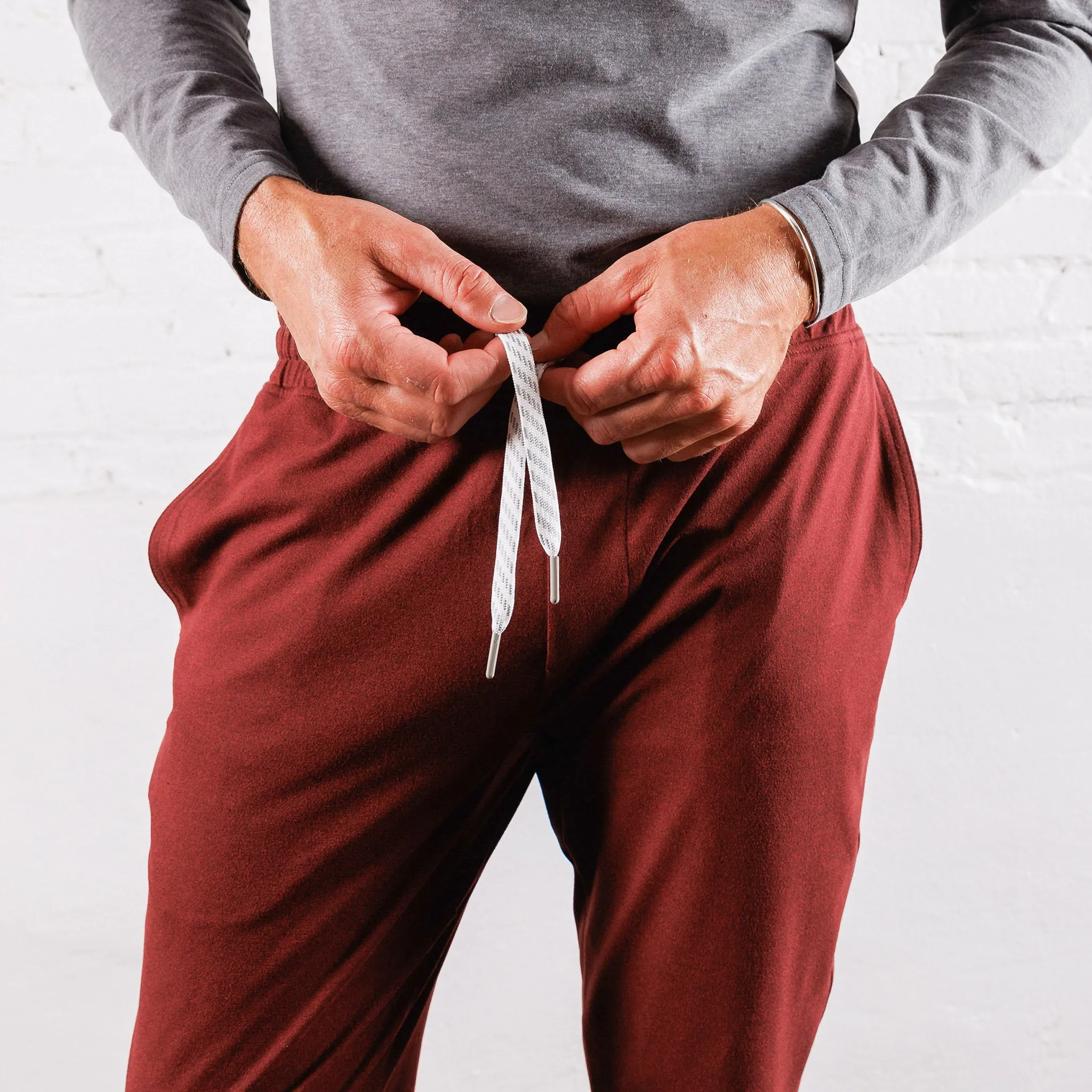 Recharge Jogger in Burgundy