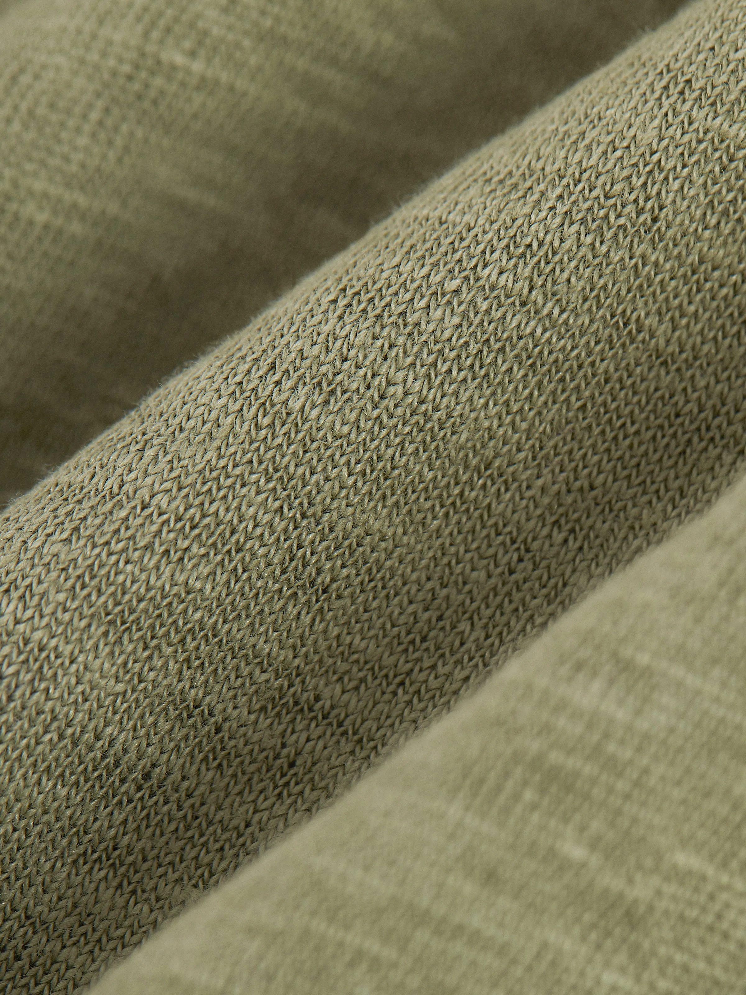 The Long Sleeve Linen T-Shirt in Olive Green