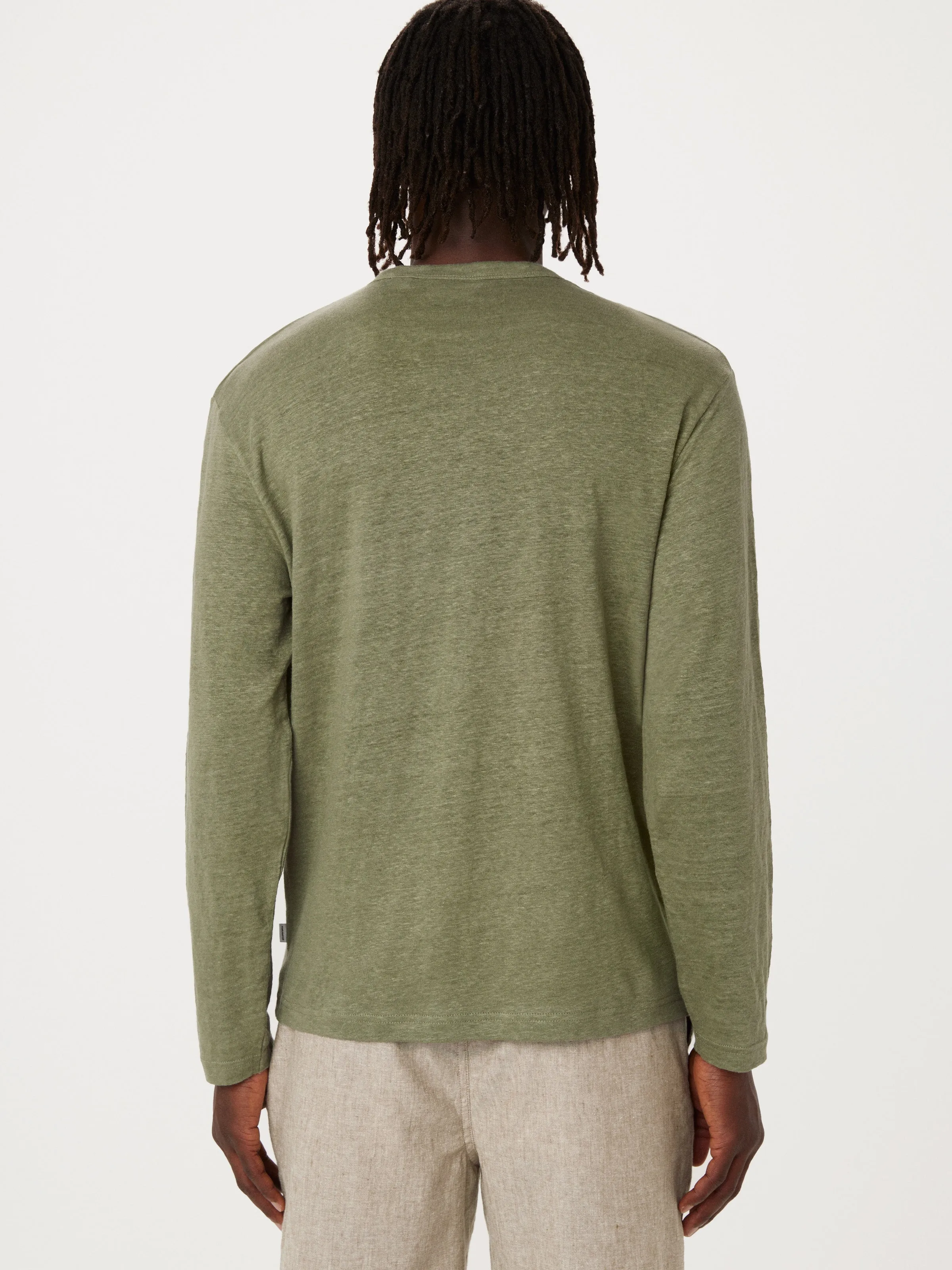 The Long Sleeve Linen T-Shirt in Olive Green